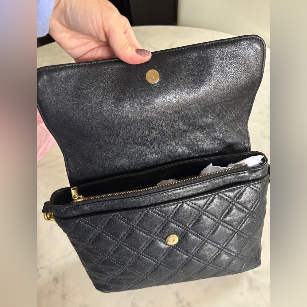 Marc Jacobs Black Quilted Shoulder Bag with Gold Chain - Picture 8 of 16